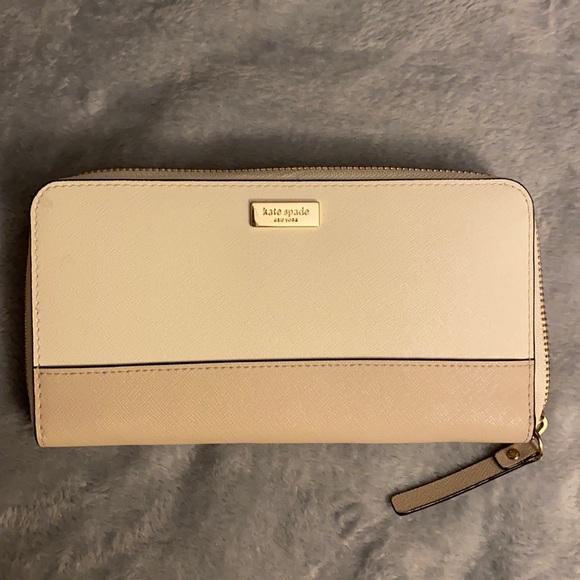 kate spade Handbags - Kate spade wallet.